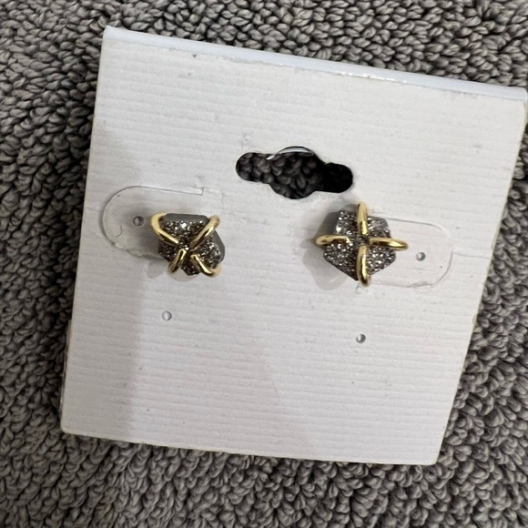 Bronze Rhinestone with gold prong stud earrings - Picture 4 of 11